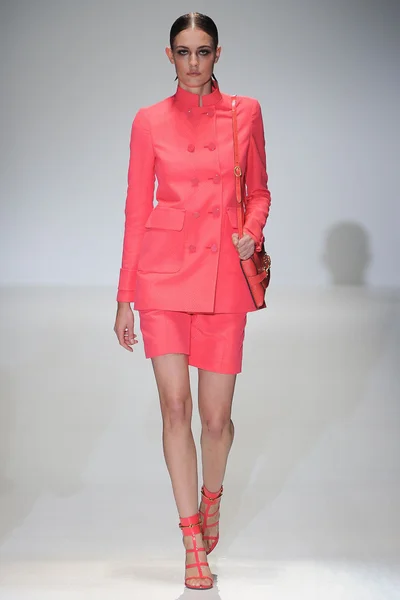 Look 11